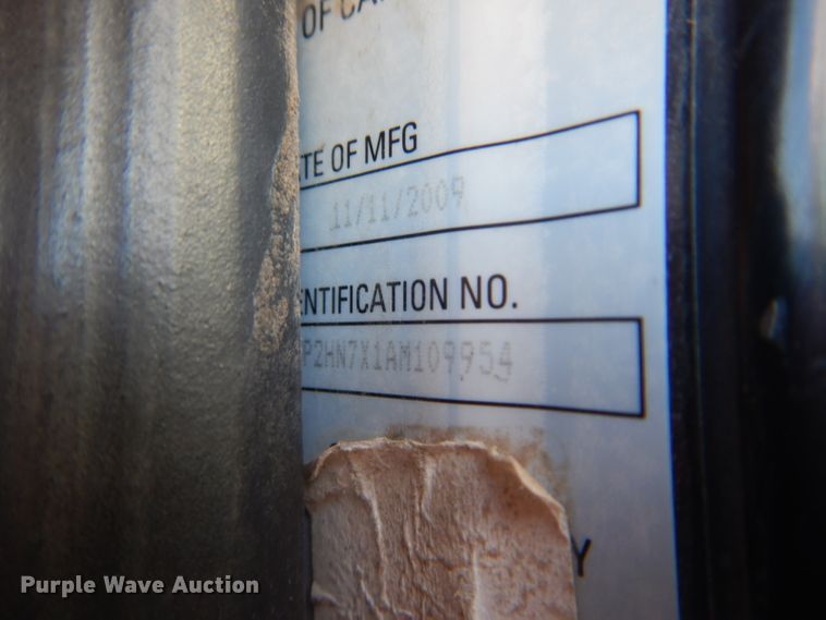 image for item GF9050 2010 Peterbilt 337 tank truck