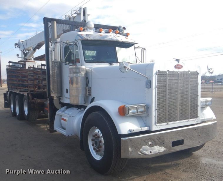 image for item GF9057 2004 Peterbilt 379 crane truck