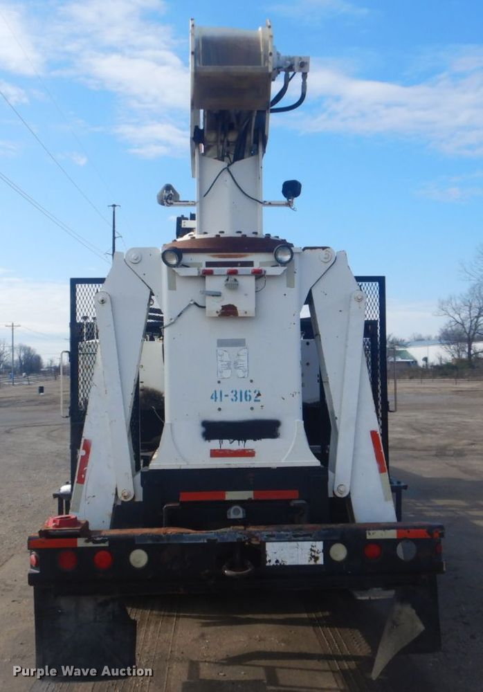 image for item GF9057 2004 Peterbilt 379 crane truck