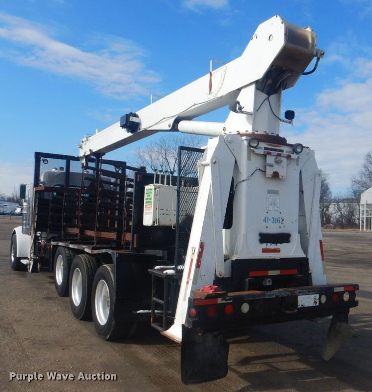 image for item GF9057 2004 Peterbilt 379 crane truck