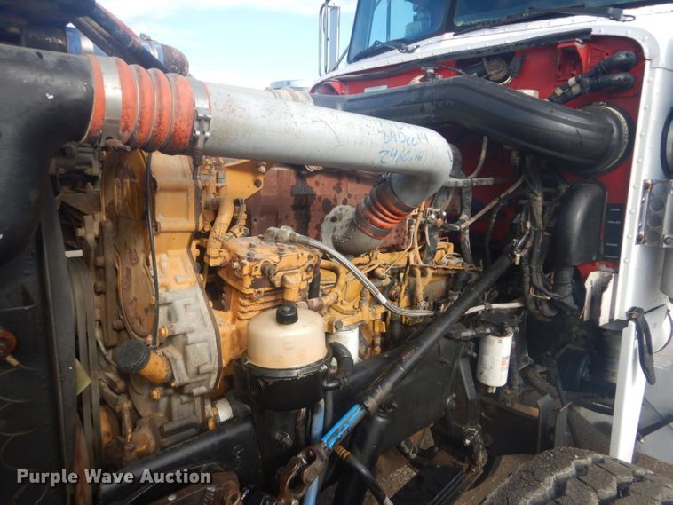 image for item GF9057 2004 Peterbilt 379 crane truck