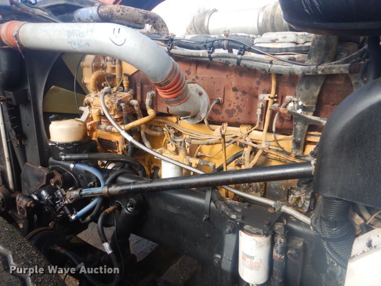 image for item GF9057 2004 Peterbilt 379 crane truck