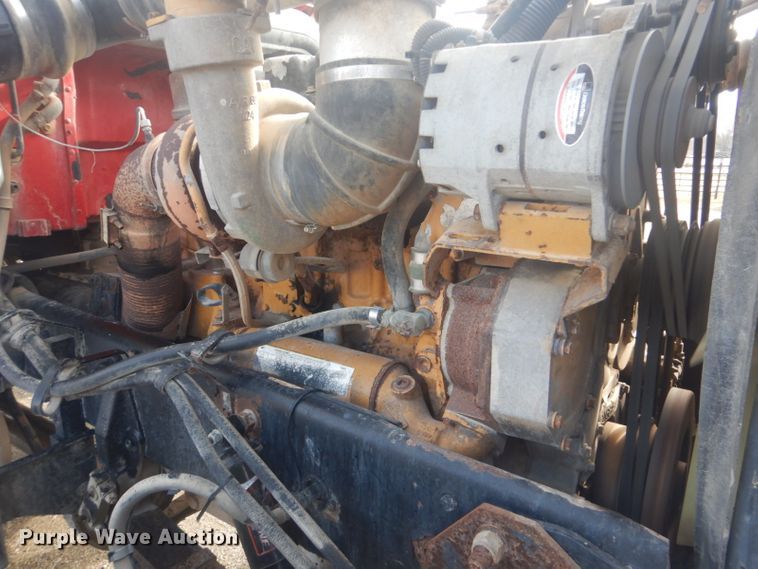 image for item GF9057 2004 Peterbilt 379 crane truck