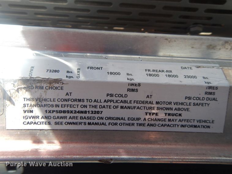 image for item GF9057 2004 Peterbilt 379 crane truck