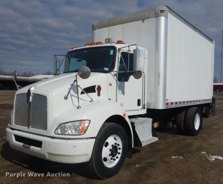 image for item GF9058 2011 Kenworth T370 box truck