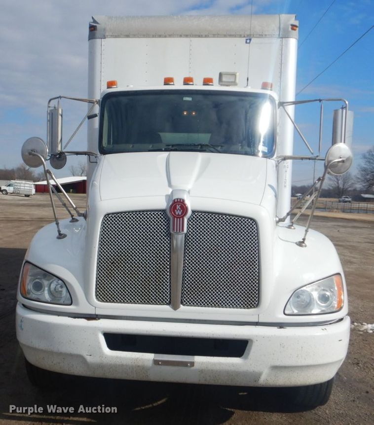 image for item GF9058 2011 Kenworth T370 box truck