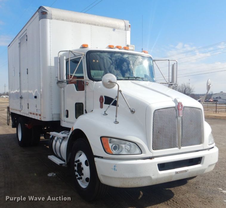 image for item GF9058 2011 Kenworth T370 box truck