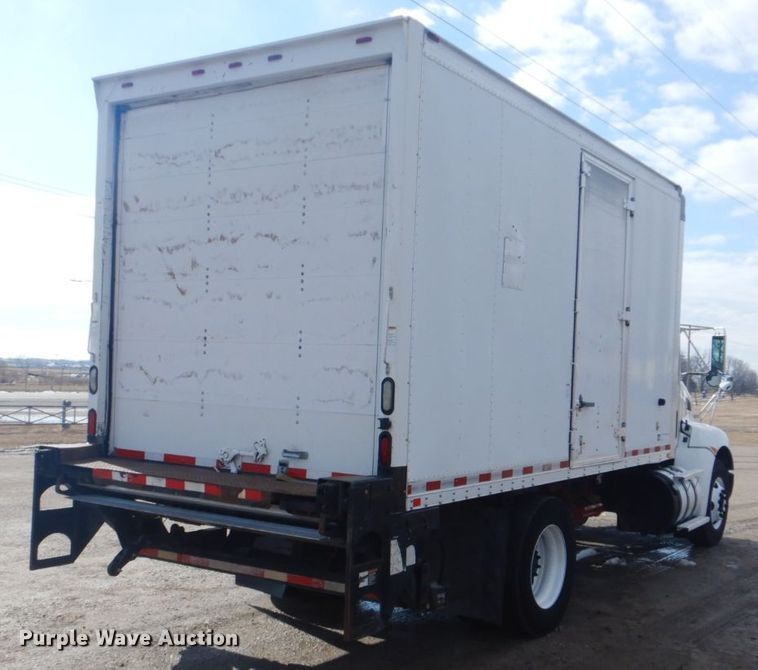 image for item GF9058 2011 Kenworth T370 box truck