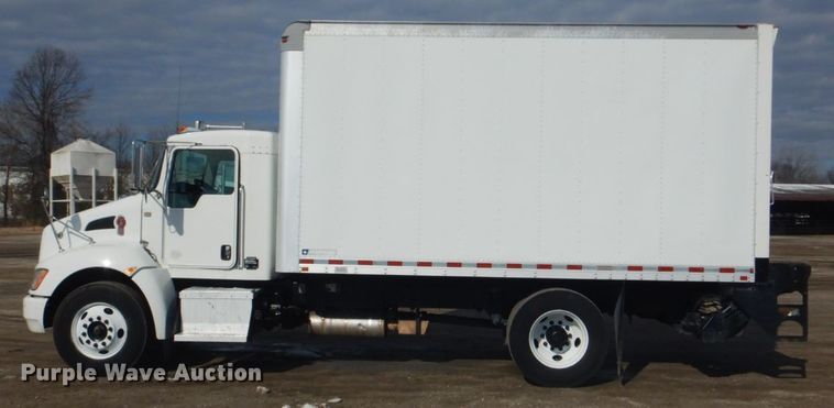 image for item GF9058 2011 Kenworth T370 box truck