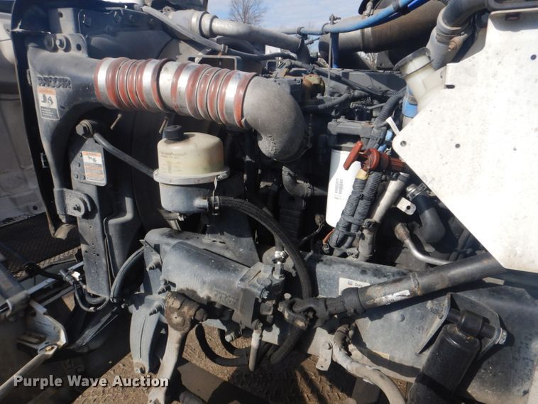 image for item GF9058 2011 Kenworth T370 box truck