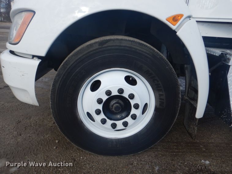 image for item GF9058 2011 Kenworth T370 box truck