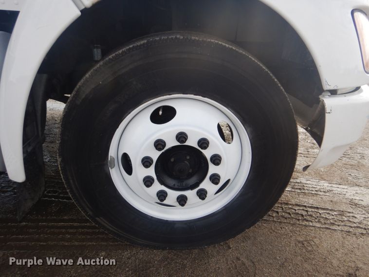 image for item GF9058 2011 Kenworth T370 box truck