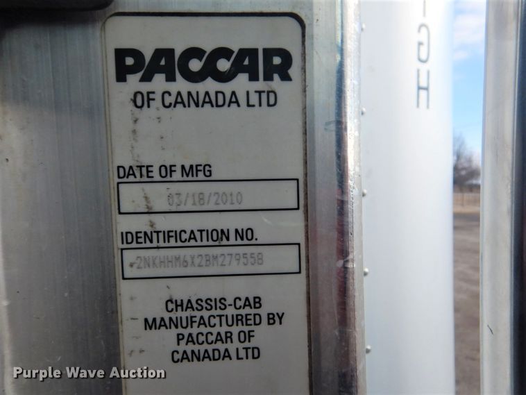 image for item GF9058 2011 Kenworth T370 box truck