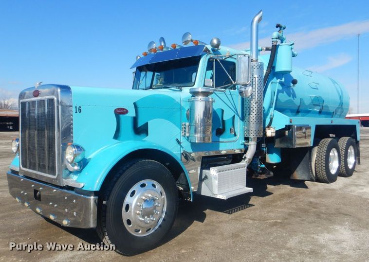 image for item GF9061 1992 Peterbilt 379 tank truck