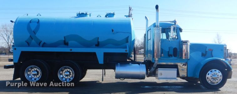 image for item GF9061 1992 Peterbilt 379 tank truck