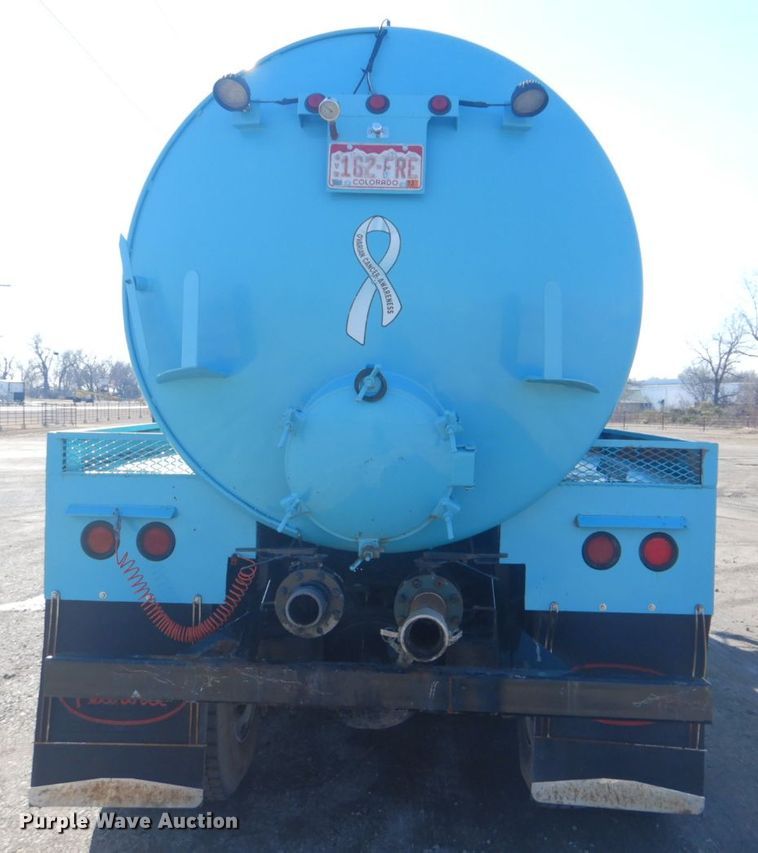 image for item GF9061 1992 Peterbilt 379 tank truck