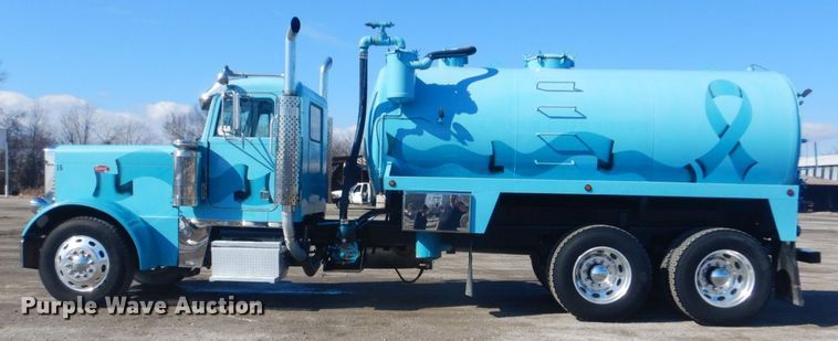 image for item GF9061 1992 Peterbilt 379 tank truck