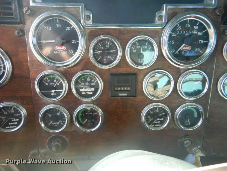 image for item GF9061 1992 Peterbilt 379 tank truck