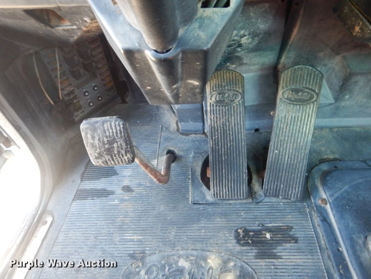 image for item GF9061 1992 Peterbilt 379 tank truck