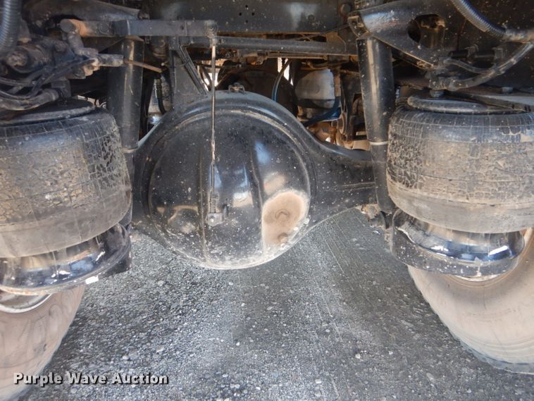 image for item GF9061 1992 Peterbilt 379 tank truck