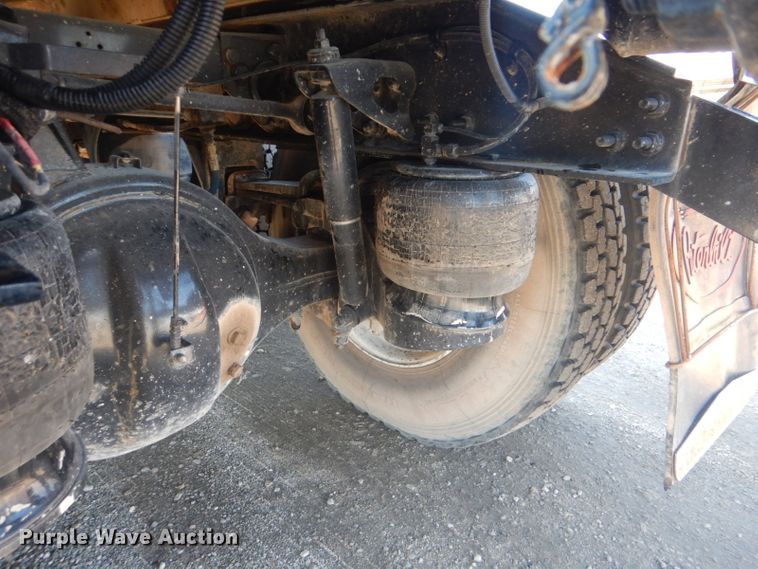 image for item GF9061 1992 Peterbilt 379 tank truck