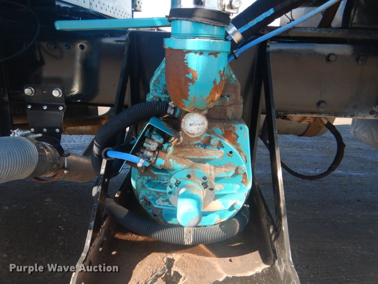 image for item GF9061 1992 Peterbilt 379 tank truck