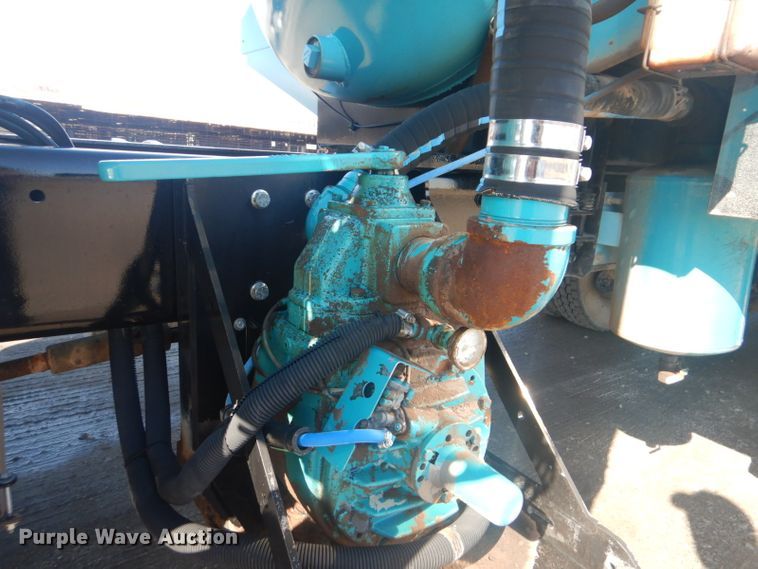 image for item GF9061 1992 Peterbilt 379 tank truck