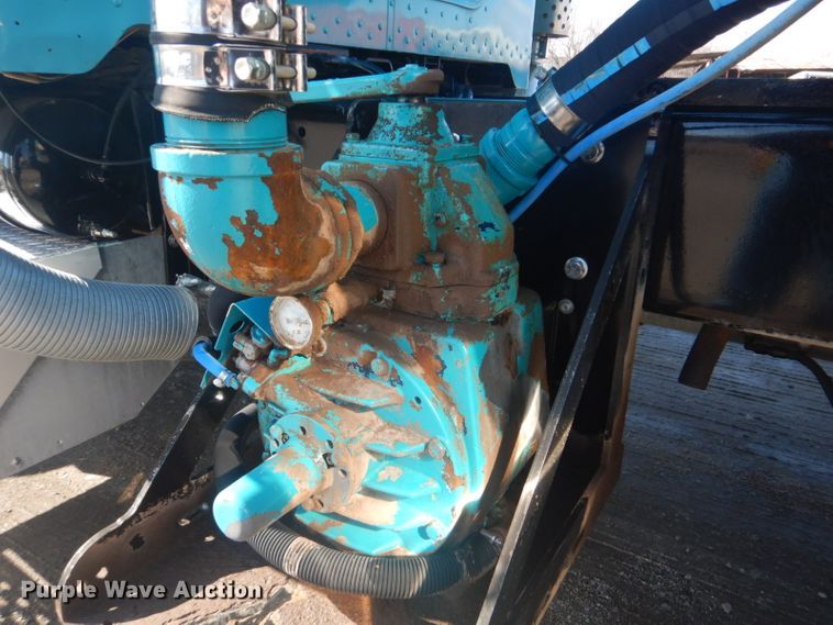 image for item GF9061 1992 Peterbilt 379 tank truck