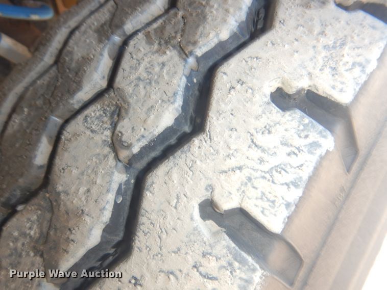 image for item GF9061 1992 Peterbilt 379 tank truck