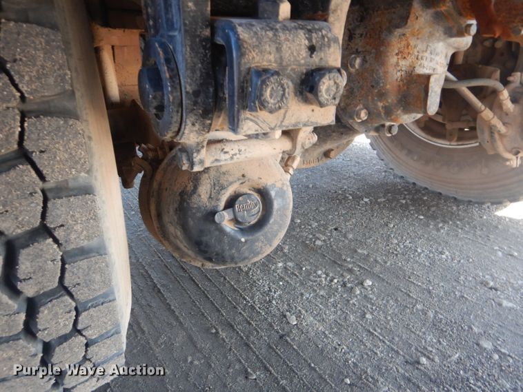 image for item GF9061 1992 Peterbilt 379 tank truck