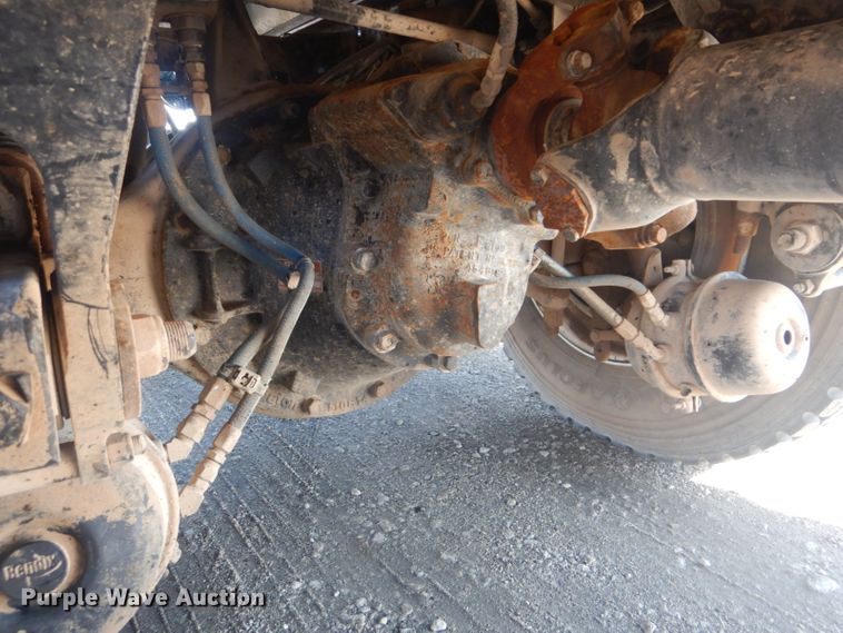 image for item GF9061 1992 Peterbilt 379 tank truck