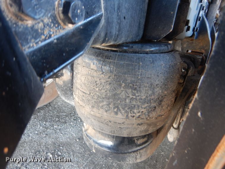 image for item GF9061 1992 Peterbilt 379 tank truck