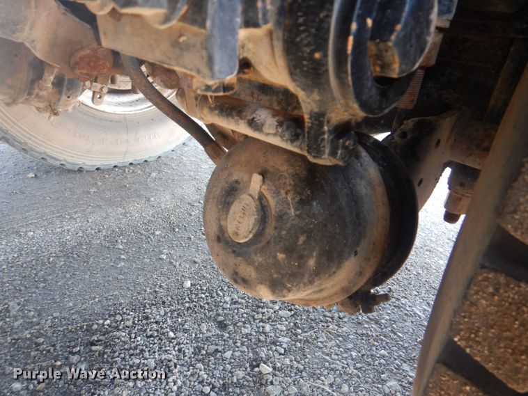 image for item GF9061 1992 Peterbilt 379 tank truck