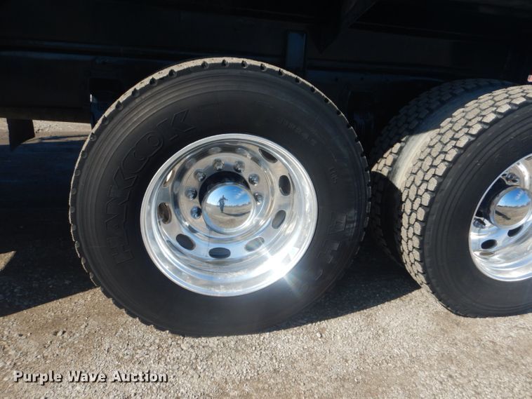 image for item GF9061 1992 Peterbilt 379 tank truck