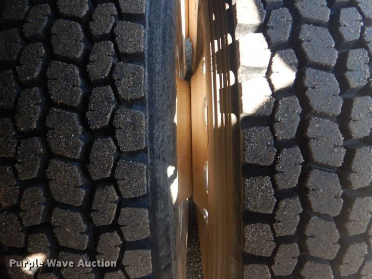 image for item GF9061 1992 Peterbilt 379 tank truck