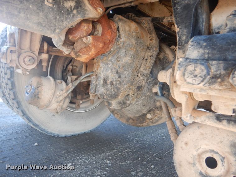 image for item GF9061 1992 Peterbilt 379 tank truck