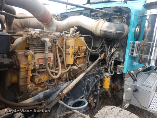 image for item GF9061 1992 Peterbilt 379 tank truck