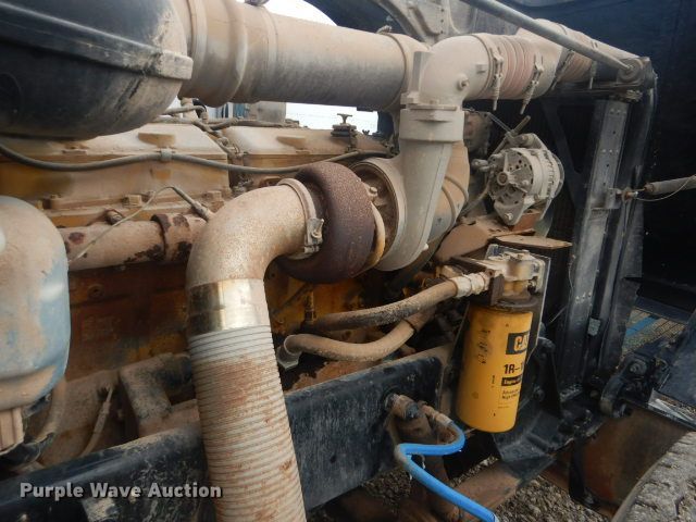 image for item GF9061 1992 Peterbilt 379 tank truck