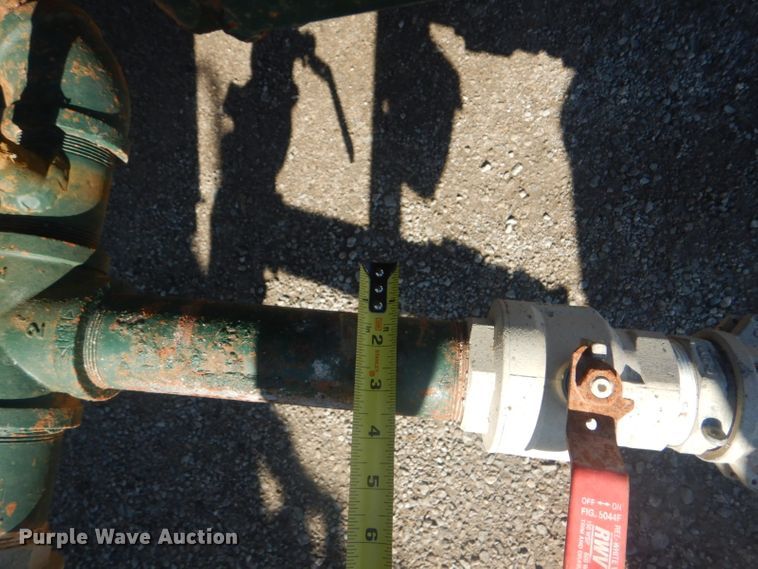 image for item GF9062 2009 Peterbilt 335 tank truck