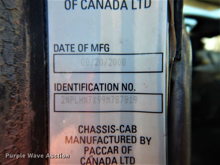 image for item GF9062 2009 Peterbilt 335 tank truck