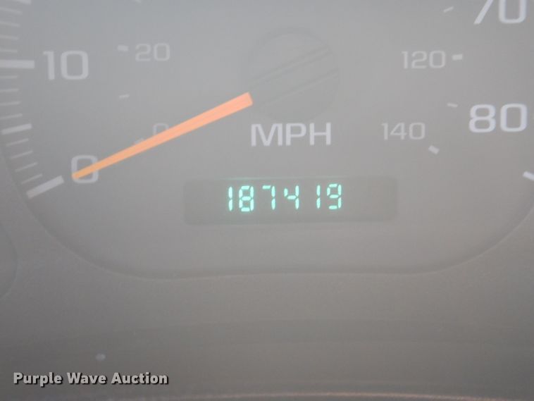 image for item GF9063 2005 Chevrolet C7500 propane truck