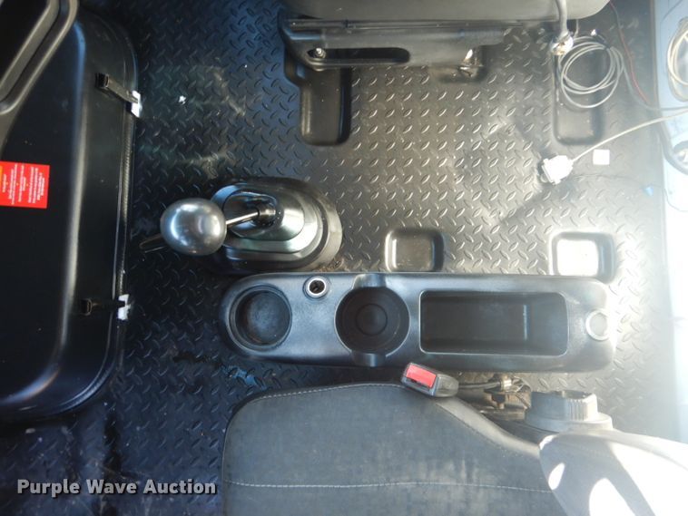 image for item GF9063 2005 Chevrolet C7500 propane truck