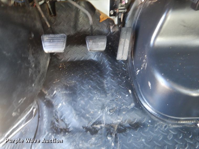 image for item GF9063 2005 Chevrolet C7500 propane truck