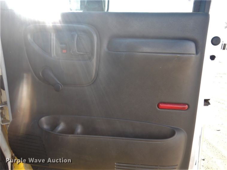 image for item GF9063 2005 Chevrolet C7500 propane truck