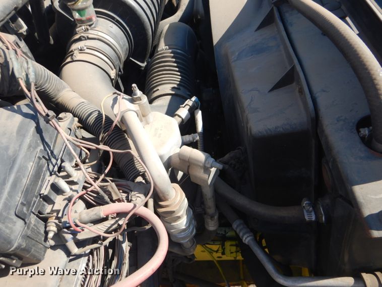 image for item GF9063 2005 Chevrolet C7500 propane truck