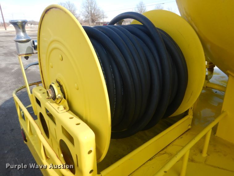 image for item GF9063 2005 Chevrolet C7500 propane truck