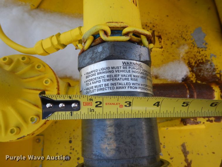 image for item GF9063 2005 Chevrolet C7500 propane truck