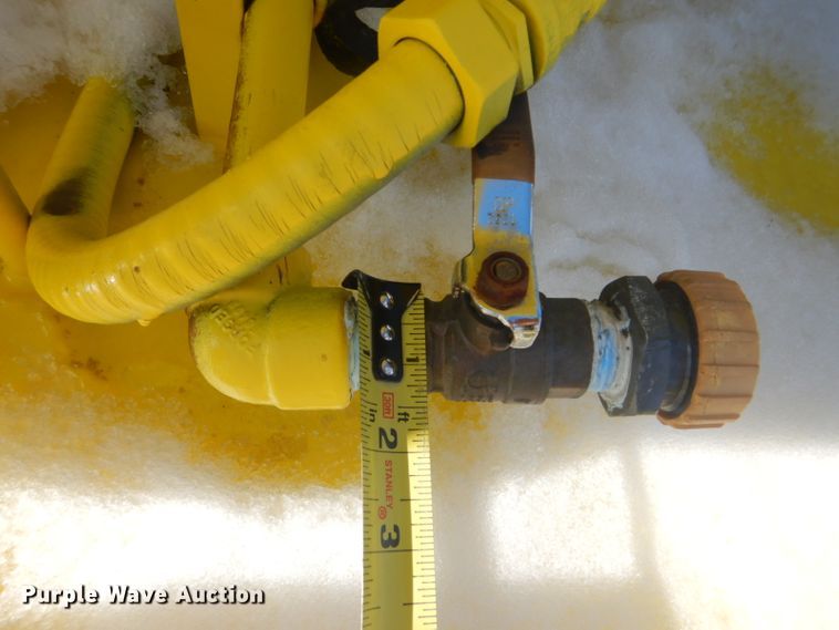 image for item GF9063 2005 Chevrolet C7500 propane truck