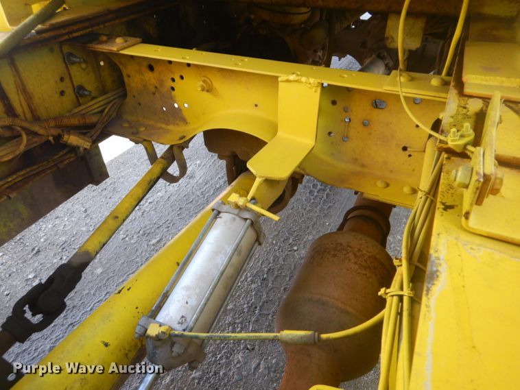 image for item GF9063 2005 Chevrolet C7500 propane truck