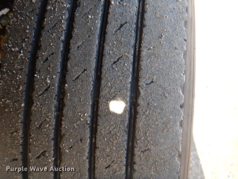 image for item GF9063 2005 Chevrolet C7500 propane truck